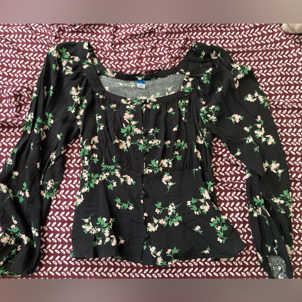 Deep neck long sleeves blouse flowery